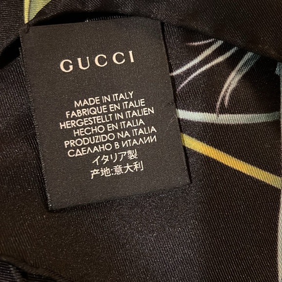 Pristine Gucci 100% Silk Scarf - Picture 2 of 7